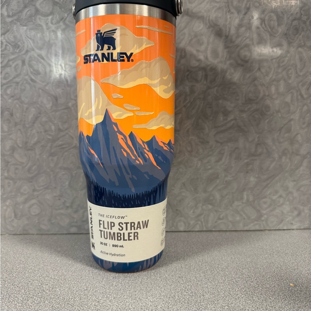 Brand New- Limited edition Stanley flip straw tumbler - Picture 4 of 4